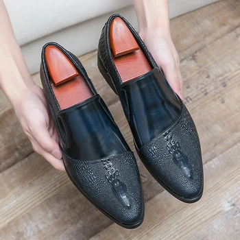 Nova Moda Italiana Social Sapatos De Homens Slip-On Moda Sapatos De Couro Mocassim Pontiagudo Dedo Do Pé Calçados Vestido De Luxo Designer De Sapatos
