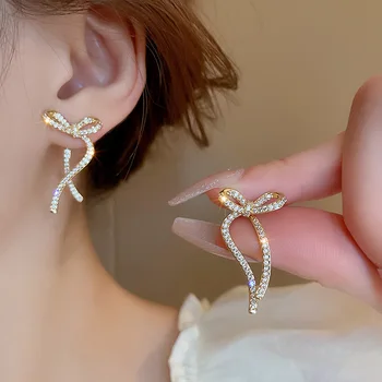 O coreano Cor de Prata Cristal Arco Brincos para Mulheres de Luxo Zirconia Cúbico Espumante Fita Bowknot Brincos Jóias